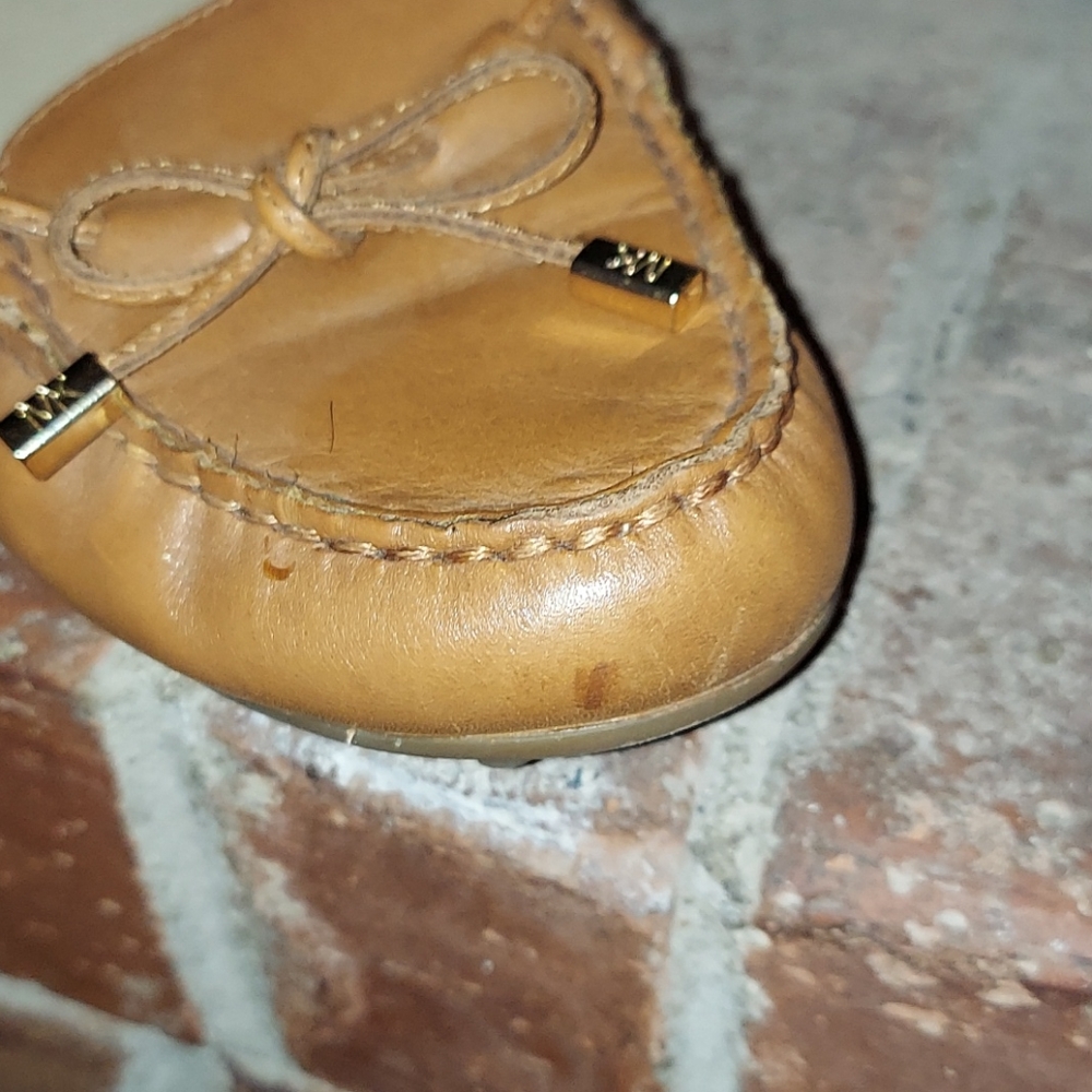 Shoes - Picture 2 of 8